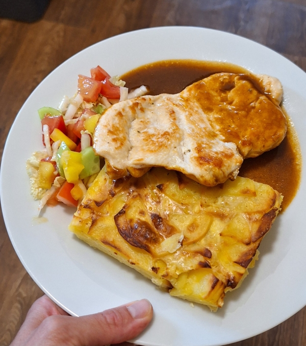 images/fotky/restaurace-a-okoli/restaurace-a-okoli-05.jpg#joomlaImage://local-images/fotky/restaurace-a-okoli/restaurace-a-okoli-05.jpg?width=600&height=678